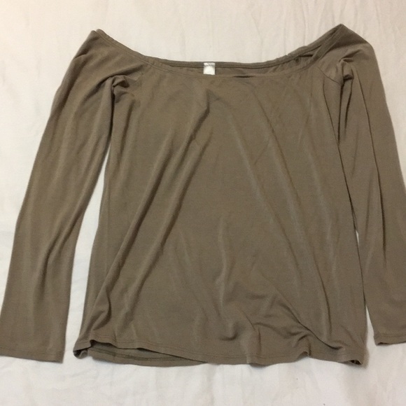 Off the shoulder top - Picture 1 of 2